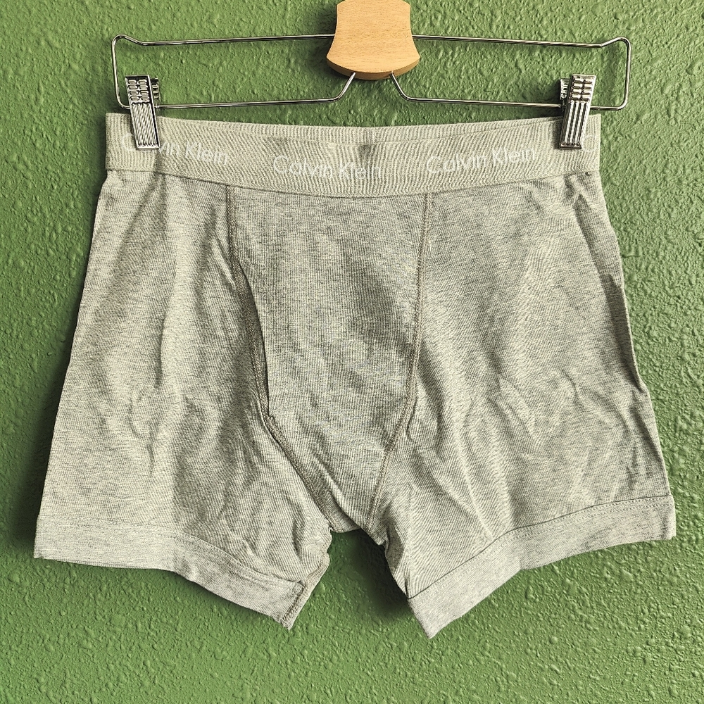 NWOT CALVIN KLEIN COTTON STRETCH BOXER BRIEF IN GREY SIZE M/XL